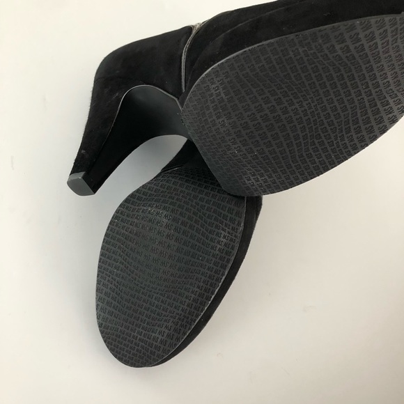 STUART WEITZMAN Heels gently used. - Picture 6 of 7